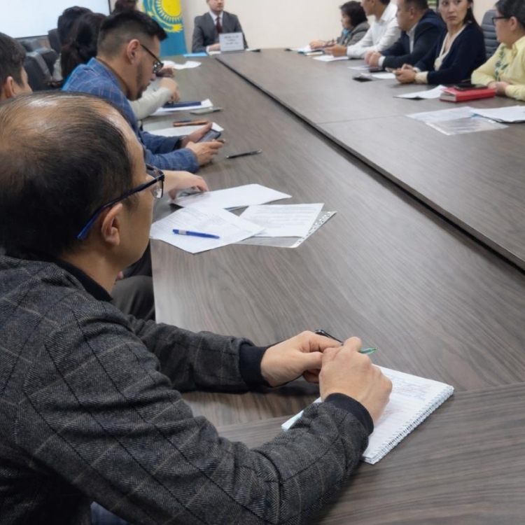 Сегодня в акимате Бостандыкского района г. Алматы состоялась рабочая встреча представителей медицинских организаций района с участием заместителя акима Бостандыкского района А.А.Кенесбай